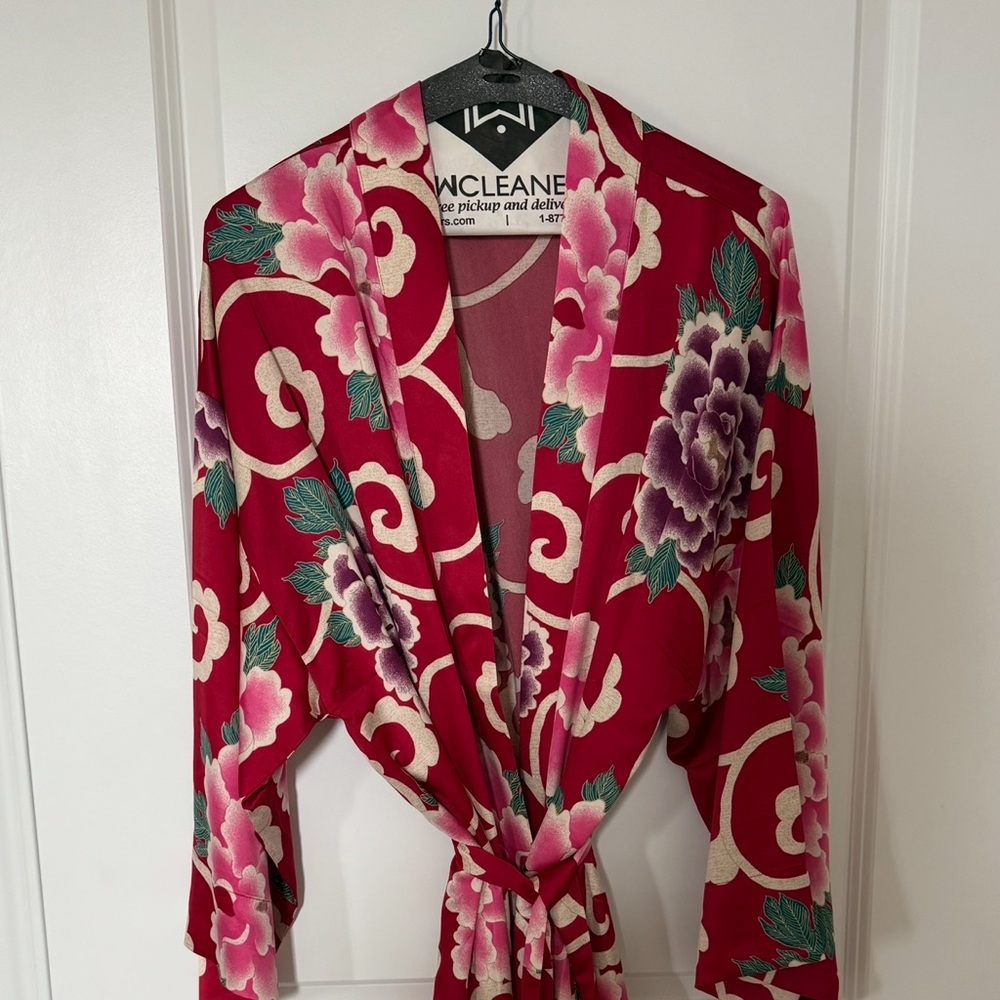 New Natori Floral Red Kimono Robe